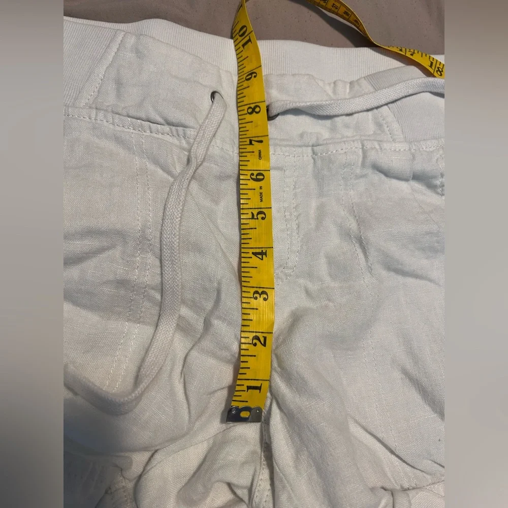 Athleta 100% Linen Shorts Size 6 White Outdoor Preppy